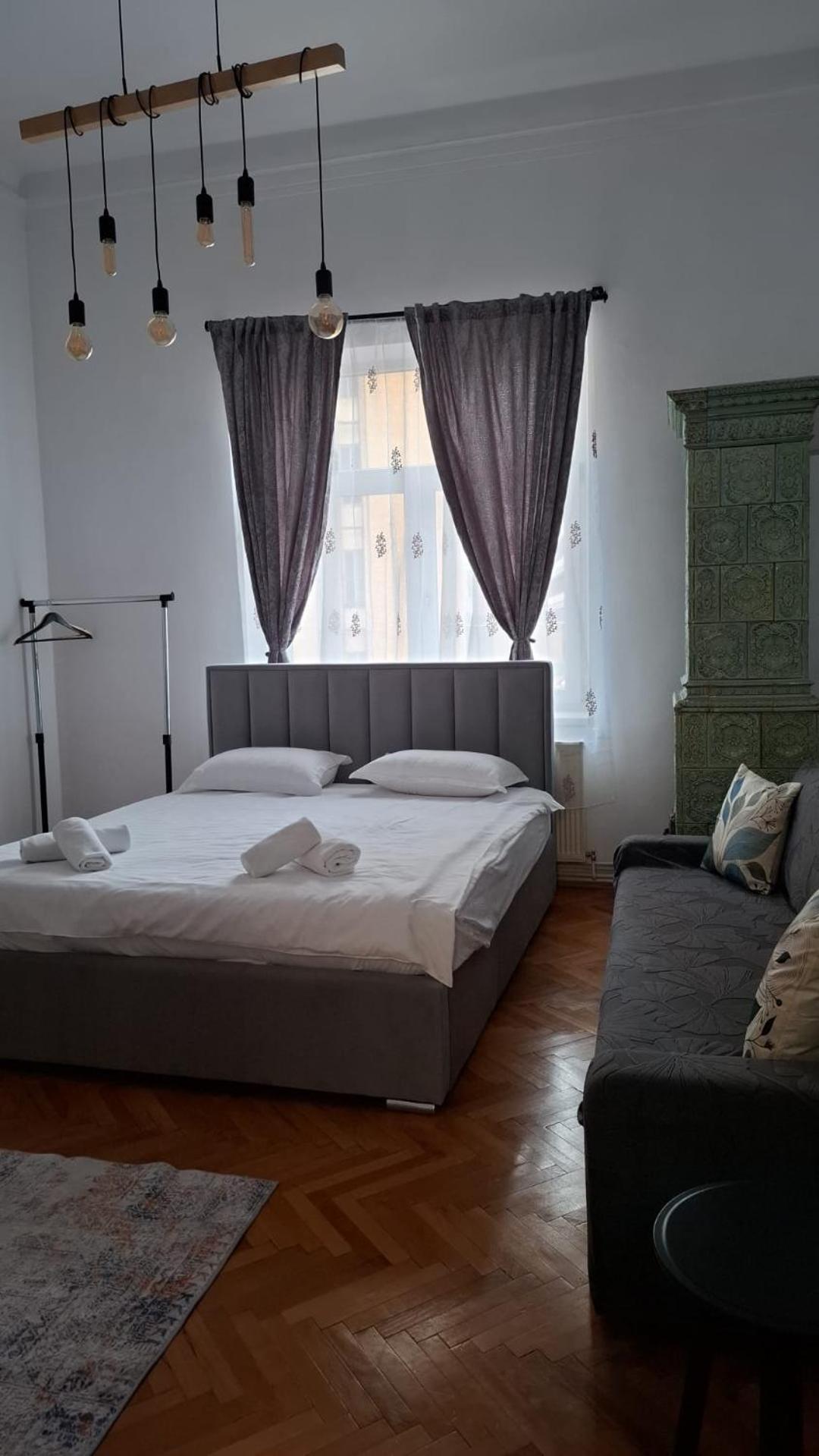 Muresenilor 28 * Braşov